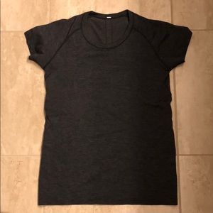 Lululemon gray tee